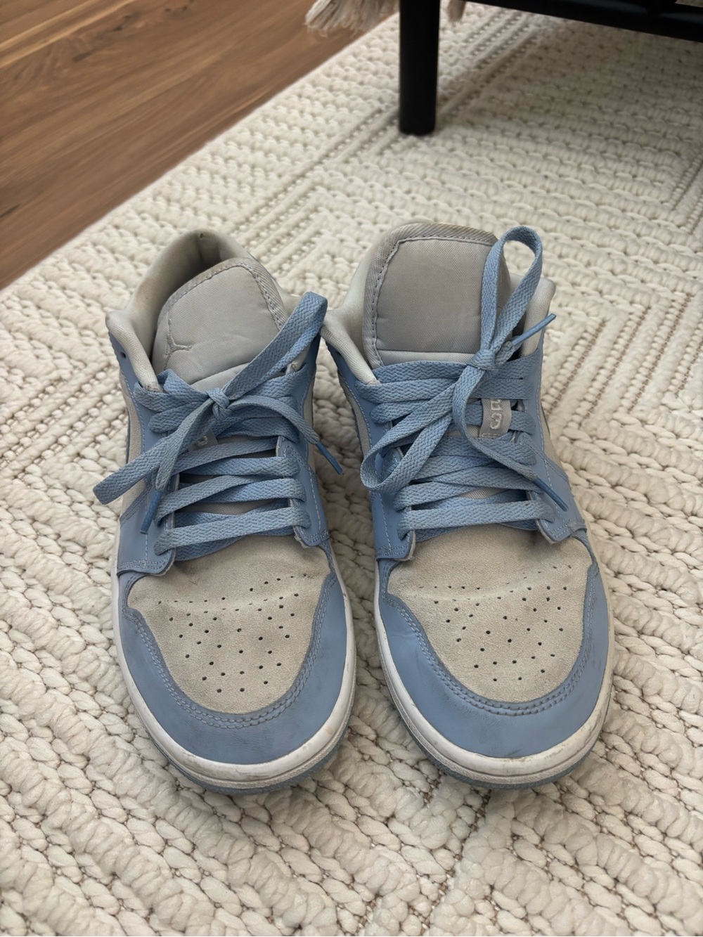 Nike Women's Light Blue and Gray Low-Top Sneakers